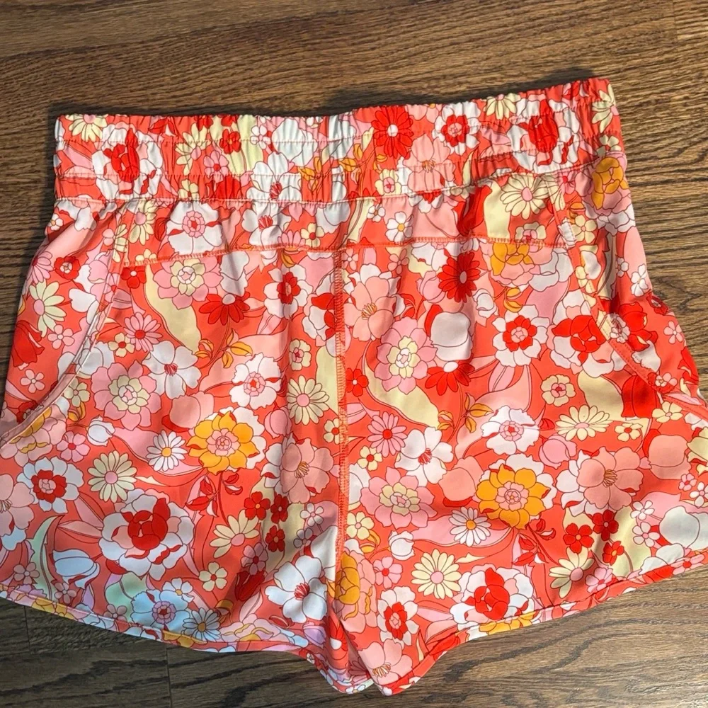 Avia athletic vibrant floral shorts - Picture 4 of 6